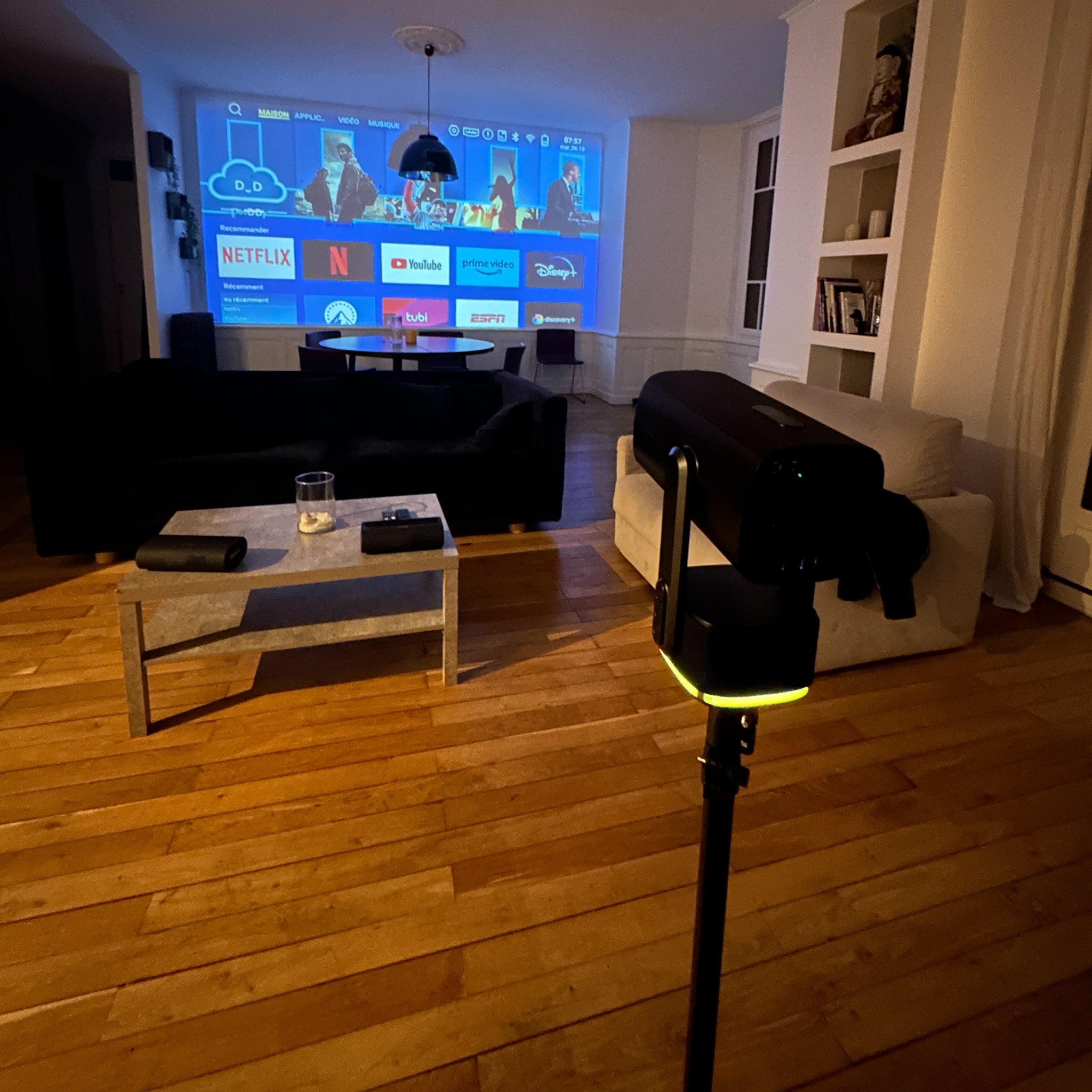 Vidéoprojecteur Cinéma Portable Flip HD Wifi 6 Bluetooth HDMI